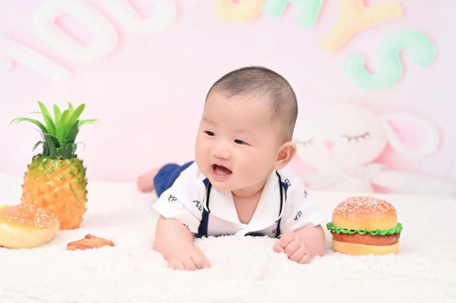 陆丰宝宝眼角红血丝